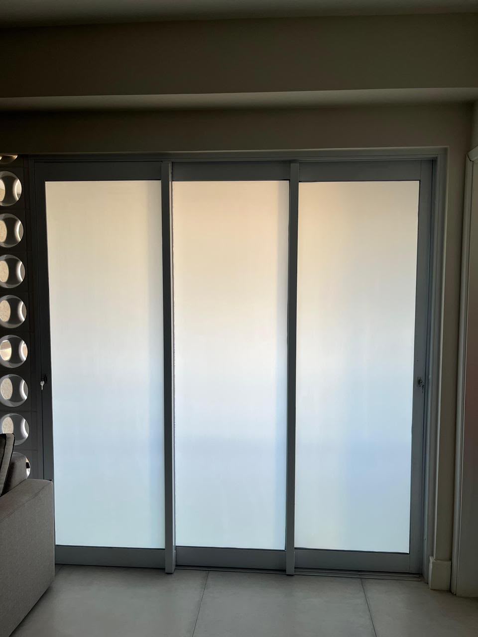 Porta de Correr em Vidro Jateado